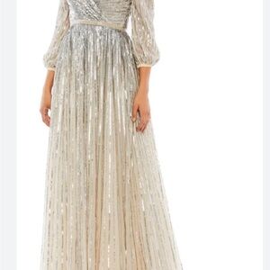 NEW Mac Duggal Nude Silver Sequin Wrap Over 3/4 Sleeve Gown NWT size 4 3447
